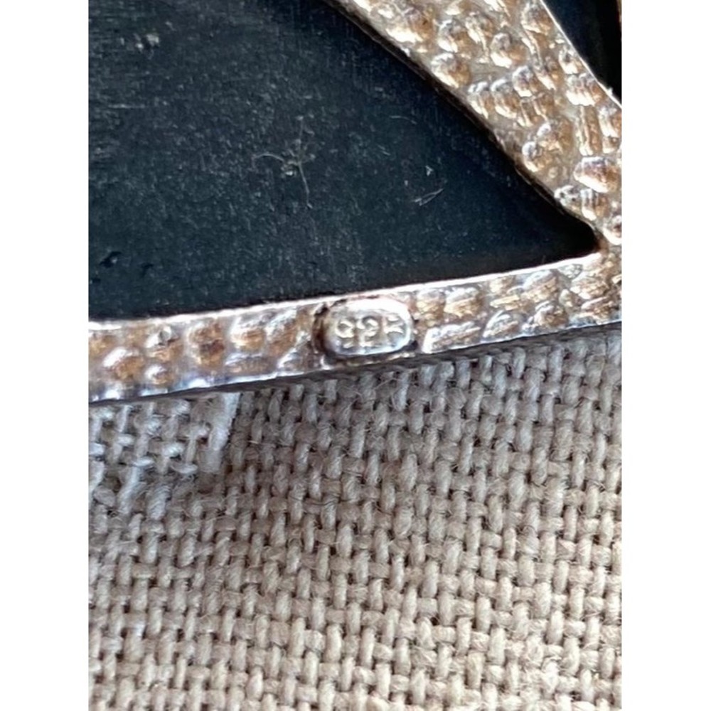 Elegant Black and Silver Pendant Necklace - Picture 5 of 6